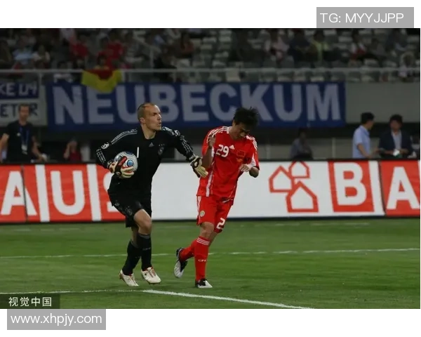 足球明星真人秀最新动态揭秘球场外的精彩生活与挑战