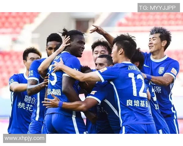 武汉足球队逆袭之路揭秘大满贯特别报道展现拼搏精神与团队荣耀